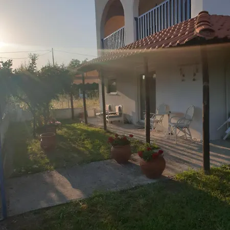 Irida Holiday home Kariani